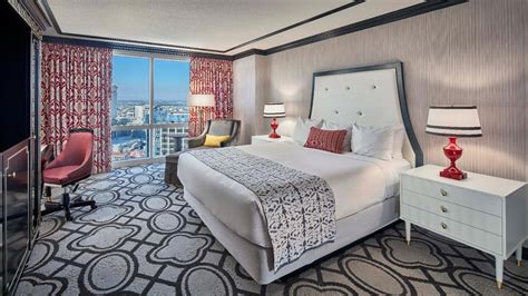 paris hotel burgundy room